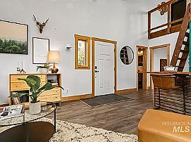 Single Family Residence  in Boise, ID (Photo 7 of 11)