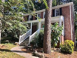 Well Positioned Home For Life Comfort in Los Angeles, CA