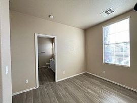 4120 E Torrey Pines Ln, Chandler, Az 85249 in Chandler, AZ (Photo 4 of 5)