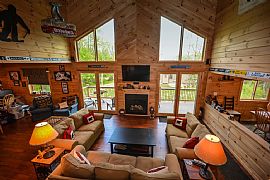 Charming and Spacious House Directly Across Ski Trail  in West Dover, VT