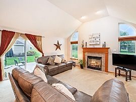 W174n10148 Tanglewood Dr, Germantown, Wi 53022 in Germantown, WI (Photo 3 of 12)