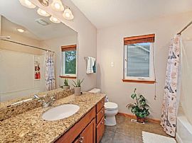 W174n10148 Tanglewood Dr, Germantown, Wi 53022 in Germantown, WI (Photo 6 of 12)