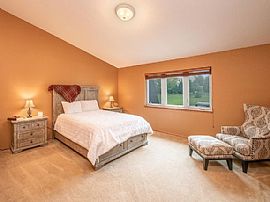 W174n10148 Tanglewood Dr, Germantown, Wi 53022 in Germantown, WI (Photo 7 of 12)