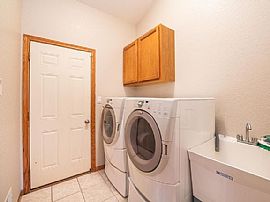 W174n10148 Tanglewood Dr, Germantown, Wi 53022 in Germantown, WI (Photo 9 of 12)