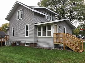 2220 Broadway St S, Menomonie, Wi 54751 in Menomonie, WI