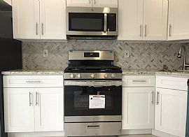 Beautifully Designed Semi Detached 3 Bedrooms  in New York, NY (Photo 4 of 9)