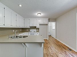 8950 Pine Tree Cir, Gainesville, Ga/ Contact Info  706-615-5659 in Gainesville, GA (Photo 7 of 12)