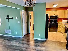 11004 Bay Run Dr, Worthington Hills, Ky 40245i’m  in Louisville, KY (Photo 2 of 12)