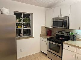 12768 Oak St, Largo, Fl 33774 in Largo, FL (Photo 11 of 12)