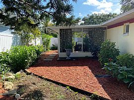 12768 Oak St, Largo, Fl 33774 in Largo, FL (Photo 4 of 12)