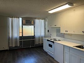 Comfortable 2bed Apartment  in Honolulu, HI (Photo 10 of 12)