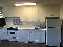 Comfortable 2bed Apartment  in Honolulu, HI (Photo 12 of 12)