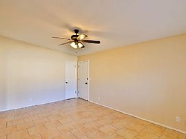 2210 E Balsam Cir, Mesa, Az 85204 in Mesa, AZ (Photo 5 of 11)