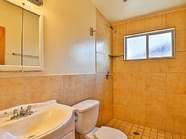 2210 E Balsam Cir, Mesa, Az 85204 in Mesa, AZ (Photo 8 of 11)