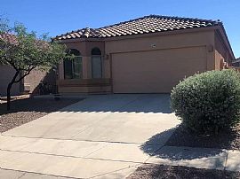 Comfortable House. 360 E Camino Del Pinsapo, Sahuarita, Az 8562 in Sahuarita, AZ