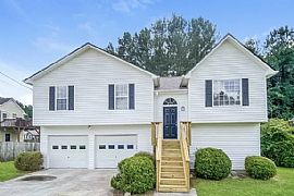 3 Bedroom Newly Renovated Home (villa Rica) in Villa Rica, GA