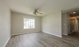 3 Bedroom Newly Renovated Home (villa Rica) in Villa Rica, GA (Photo 3 of 11)