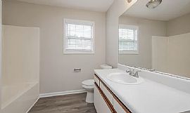 3 Bedroom Newly Renovated Home (villa Rica) in Villa Rica, GA (Photo 8 of 11)