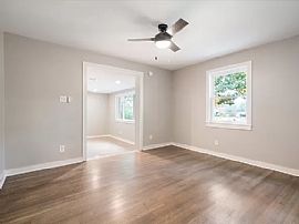 This Beautiful 3 Br, 1.5 Ba Located Near Richland School  in Memphis, TN (Photo 6 of 8)