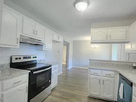 Absolutely Gorgeous, Very Spacious Home  in Memphis, TN (Photo 3 of 5)