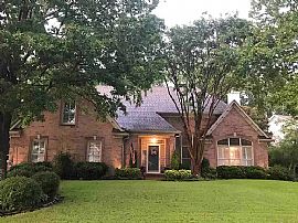 Lake Living in a Beautiful Park in Cordova, TN