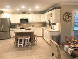 Lake Living in a Beautiful Park in Cordova, TN (Photo 4 of 12)