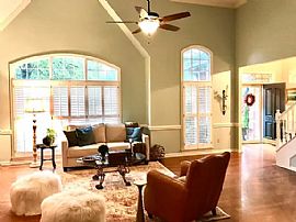 Lake Living in a Beautiful Park in Cordova, TN (Photo 5 of 12)