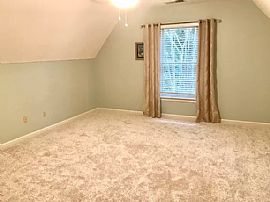 Lake Living in a Beautiful Park in Cordova, TN (Photo 6 of 12)