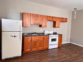 $1,400/mo4 Bd1.5 Ba1,416 Sqft 2126 S 60th St, Philadelphia, Pa  in Philadelphia, PA (Photo 3 of 9)