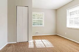 Gorgeous 4bed and 2bath Available For Rent in Decatur, GA (Photo 2 of 6)