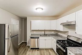 Gorgeous 4bed and 2bath Available For Rent in Decatur, GA (Photo 5 of 6)