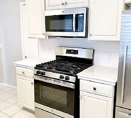 Menlo Pointe Apartments, Apt 4, 950 Crane St, Menlo Park, Ca 94 in Menlo Park, CA