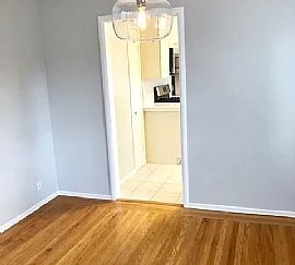 Menlo Pointe Apartments, Apt 4, 950 Crane St, Menlo Park, Ca 94 in Menlo Park, CA (Photo 6 of 12)