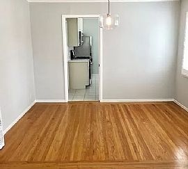 Menlo Pointe Apartments, Apt 4, 950 Crane St, Menlo Park, Ca 94 in Menlo Park, CA (Photo 7 of 12)