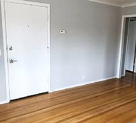 Menlo Pointe Apartments, Apt 4, 950 Crane St, Menlo Park, Ca 94 in Menlo Park, CA (Photo 8 of 12)