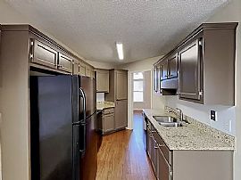 44 Willow Bend Dr Nw, Cartersville, Ga  in Cartersville, GA (Photo 3 of 9)