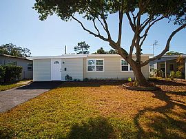 446 39th Ave N, Saint Petersburg, Fl 33703 in Saint Petersburg, FL