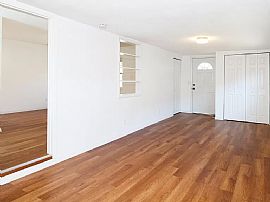 446 39th Ave N, Saint Petersburg, Fl 33703 in Saint Petersburg, FL (Photo 6 of 9)