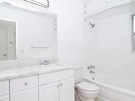 446 39th Ave N, Saint Petersburg, Fl 33703 in Saint Petersburg, FL (Photo 7 of 9)