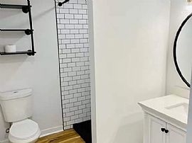 Single Family Home in Louisville, KY (Photo 5 of 7)