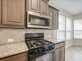 Beautiful and Well-Maintained Single-Story Home in Copper Creek in Fort Worth, TX (Photo 10 of 12)