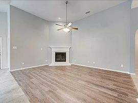 Beautiful and Well-Maintained Single-Story Home in Copper Creek in Fort Worth, TX (Photo 2 of 12)