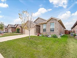 Beautiful and Well-Maintained Single-Story Home in Copper Creek in Fort Worth, TX (Photo 6 of 12)