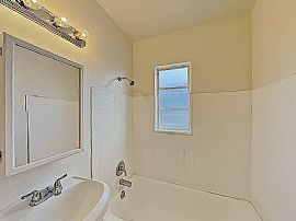 812 W Fairmount Ave, Phoenix, Az 85013 in Phoenix, AZ (Photo 5 of 11)