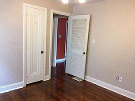 802 4th St W, Huntington, Wv 25701 in Huntington, WV (Photo 4 of 11)