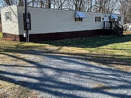 59 Chase Dr, Kearneysville, Wv 25430 in Kearneysville, WV (Photo 2 of 12)