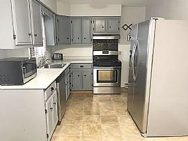 610 6th St, New Martinsville, Wv 26155 in New Martinsville, WV (Photo 6 of 12)