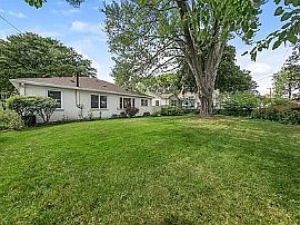  Charming 3 Bedroom Home in Western Springs, IL (Photo 12 of 12)