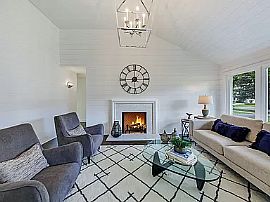  Charming 3 Bedroom Home in Western Springs, IL (Photo 2 of 12)