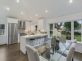  Charming 3 Bedroom Home in Western Springs, IL (Photo 3 of 12)